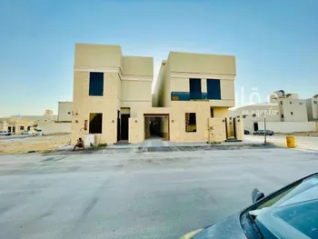 فيلا للبيع في شارع رقم 151, حي ظهرة لبن, مدينة الرياض, منطقة الرياض صورة 3