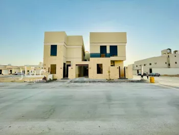 فيلا للبيع في شارع رقم 151, حي ظهرة لبن, مدينة الرياض, منطقة الرياض صورة 2