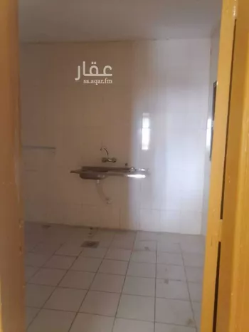 مكتب تجاري للإيجار في شارع المعتمد بن عباد, حي المربع, مدينة الرياض, منطقة الرياض صورة 2