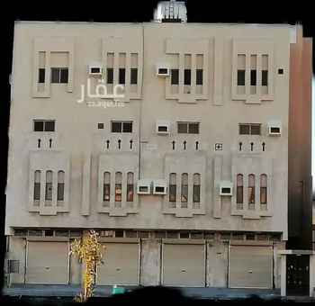 عمارة للبيع في شارع كعب ابن حذيفة, حي النهضة, مدينة تبوك, منطقة تبوك