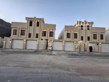 دور للبيع في شارع دقاف, حي عكاظ, مدينة الرياض, منطقة الرياض