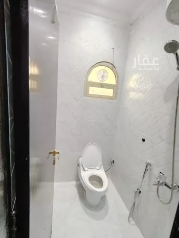 شقة للإيجار في شارع سفيان بن المعلب, حي الملك فيصل, مدينة الرياض, منطقة الرياض صورة 3