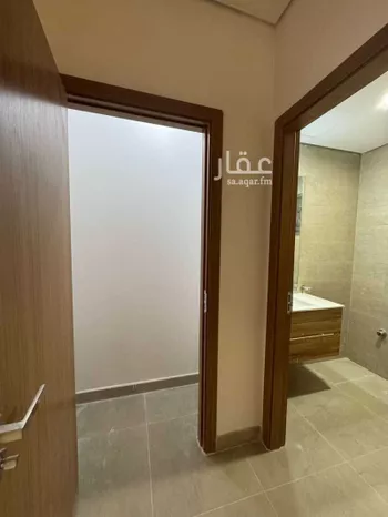 فيلا للإيجار في شارع رضوان الشافعي, حي مطار الملك خالد الدولي, مدينة الرياض, منطقة الرياض صورة 3