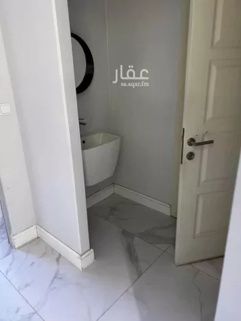 فيلا للإيجار في شارع عبدالرحمن بن وردان, حي مطار الملك خالد الدولي, مدينة الرياض, منطقة الرياض صورة 3