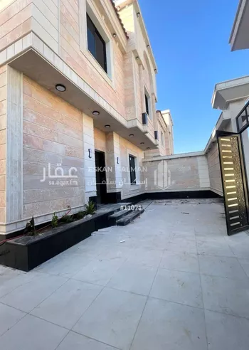 فيلا للبيع في شارع ابو بكر بن احمد المقدسي, حي الدفاع, مدينة المدينه المنوره, منطقة المدينة المنورة صورة 2