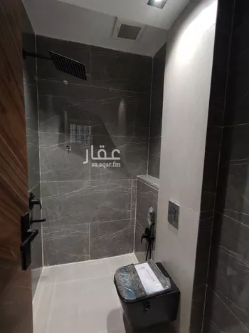 فيلا للبيع في شارع إسماعيل القيسي, حي عكاظ, مدينة الرياض, منطقة الرياض صورة 3