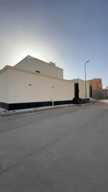 فيلا للبيع في شارع عبدالعزيز بن عبدالملك, حي الملك خالد, مدينة عنيزه, منطقة القصيم صورة 2