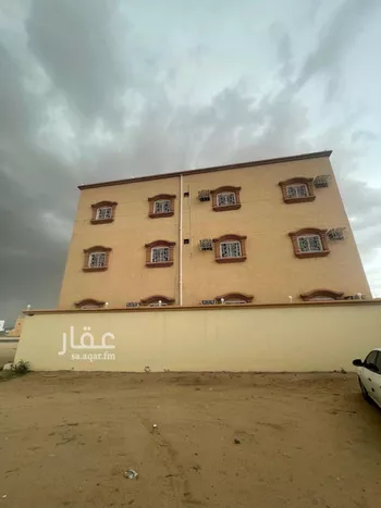 عمارة للبيع في حي النزهة, مدينة طريب, منطقة عسير صورة 3