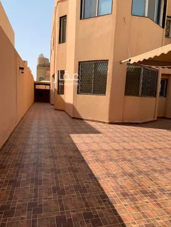 فيلا للبيع في شارع أحمد الطوسي, حي المرسلات, مدينة الرياض, منطقة الرياض صورة 3