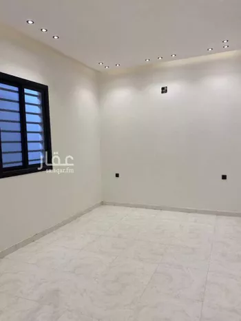 دور للبيع في شارع محمد المنتصر, حي عكاظ, مدينة الرياض, منطقة الرياض صورة 4