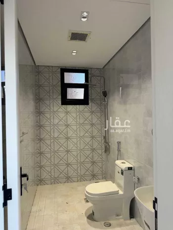 دور للبيع في شارع جندب بن كعب, حي الضباط, مدينة الرياض, منطقة الرياض صورة 5