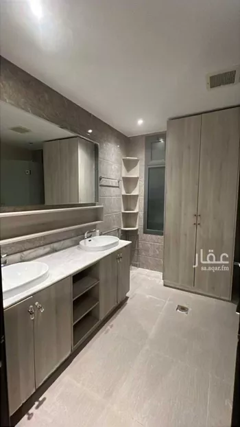 فيلا للبيع في شارع أبي القاسم الزجاجي, حي الياسمين, مدينة الرياض, منطقة الرياض صورة 5