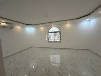 عمارة للإيجار في شارع العزيزية 102, حي العزيزية, مدينة الجبيل, المنطقة الشرقية
