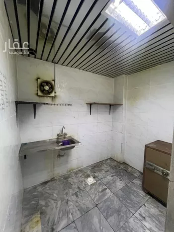 عمارة للإيجار في شارع مصعب بن عمير, حي الملز, مدينة الرياض, منطقة الرياض صورة 2