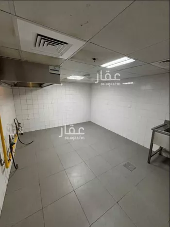 محل للإيجار في شارع طريق الملك عبدالعزيز, حي الياسمين, مدينة الرياض, منطقة الرياض