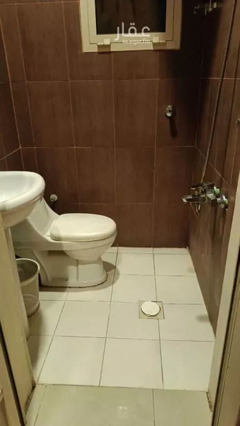 عمارة للإيجار في شارع ابو عبيدة عامر بن الجراح, حي المنار, مدينة الدمام, المنطقة الشرقية صورة 4