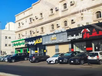 محل للإيجار في شارع سعيد بن ثابت الأنصاري(رضي الله عنه), حي الأجاويد, مدينة جدة, منطقة مكة المكرمة