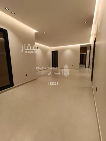 فيلا للبيع في شارع أحمد بن محمد العيالي, حي عكاظ, مدينة الرياض, منطقة الرياض صورة 3