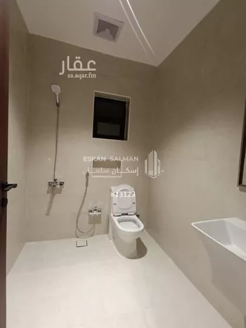فيلا للبيع في شارع أبان بن صالح, حي عكاظ, مدينة الرياض, منطقة الرياض صورة 4