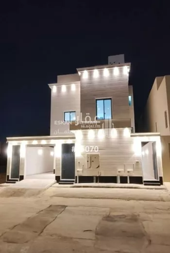 دور للبيع في شارع جبل حليت, حي القادسية, مدينة الرياض, منطقة الرياض