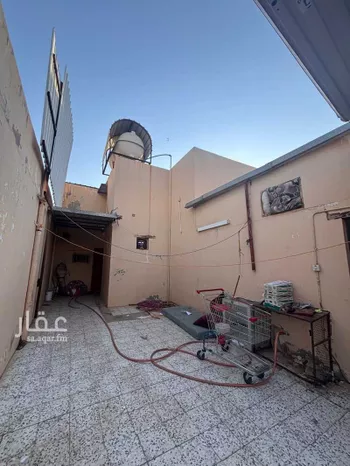 فيلا للبيع في شارع عبدالملك ابن عباس, حي الرفيعة, مدينة بريده, منطقة القصيم صورة 2