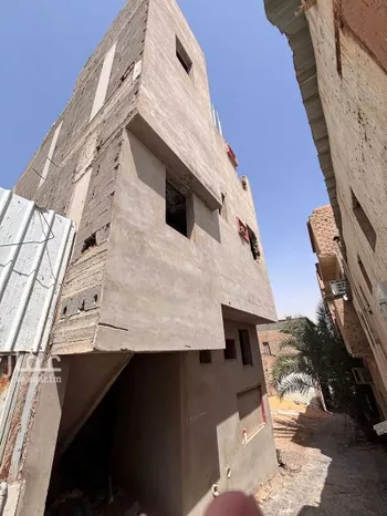 عمارة للبيع في شارع معاذ بن عمرو, حي الجردة, مدينة بريده, منطقة القصيم صورة 2