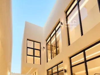 فيلا للبيع في شارع قطب الدين بن السلطان, حي المهدية, مدينة الرياض, منطقة الرياض صورة 5