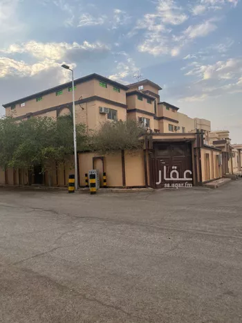فيلا للبيع في شارع الخليفة الناصر لدين الله, حي الصالحية, مدينة عنيزه, منطقة القصيم صورة 4