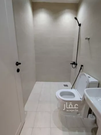 شقة للإيجار في شارع شهيد الدين ثم الوطن عبدالرحمن بن عزاز, حي الشهداء, مدينة الرياض, منطقة الرياض صورة 2