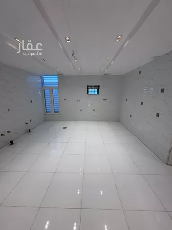 دور للبيع في شارع صفية بنت حيى بن اخطب, حي الورود, مدينة صامطه, منطقة جازان صورة 3