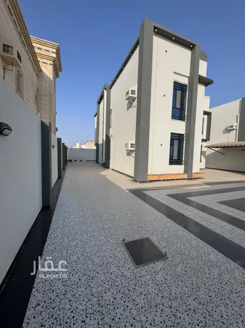 فيلا للبيع في شارع هند بنت ابي امية, حي الزهور, مدينة صامطه, منطقة جازان صورة 3