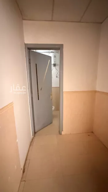 مكتب تجاري للإيجار في شارع أسعد بن زرارة, حي الروضة, مدينة الرياض, منطقة الرياض صورة 4