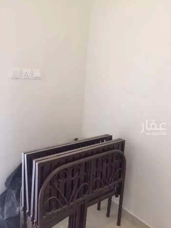 غرفة للإيجار في شارع أبي المجد الشنائي, القيروان, الرياض