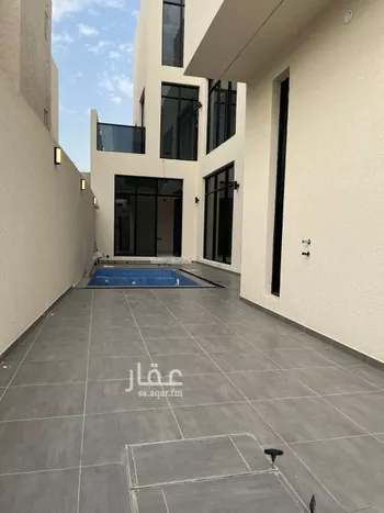 فيلا للبيع في صورة 3