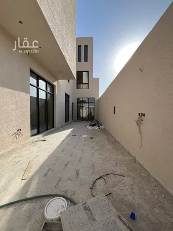 فيلا للبيع في صورة 4