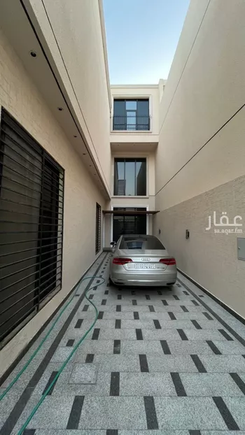 فيلا للبيع في صورة 2