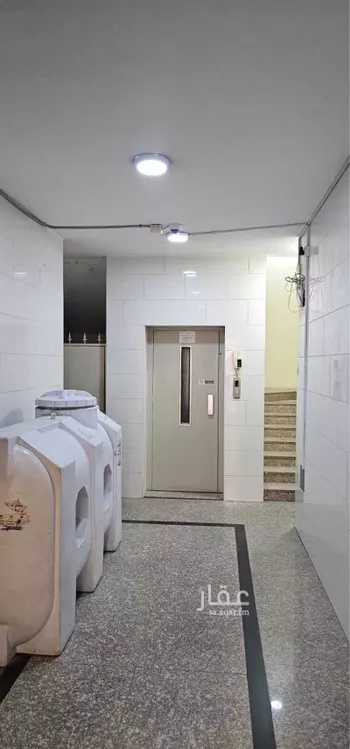 عمارة للبيع في شارع السادس عشر, حي الثقبة, مدينة الخبر, المنطقة الشرقية صورة 2