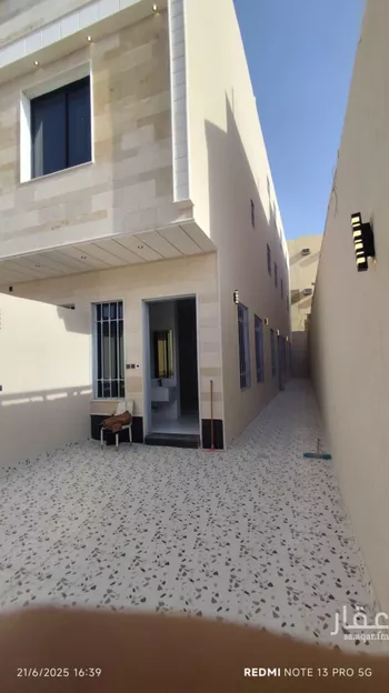 دور للبيع في شارع الشيخ عمر حمدان, حي العوالي, مدينة الرياض, منطقة الرياض صورة 2
