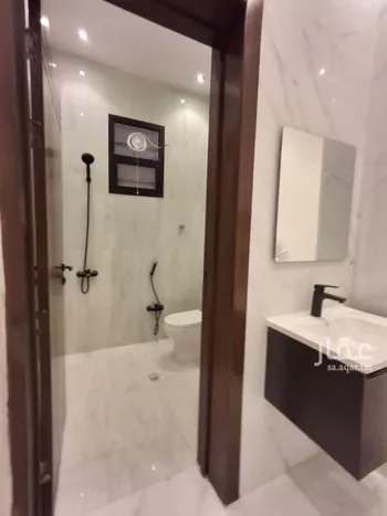 دور للبيع في شارع الامام البخاري, حي بدر, مدينة الرياض, منطقة الرياض صورة 2