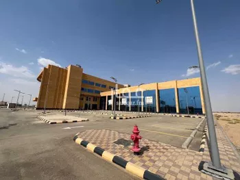 عمارة للإيجار في شارع طريق الملك عبدالعزيز, حي الادارية شرق, مدينة الافلاج, منطقة الرياض صورة 2