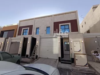 دور للبيع في شارع الحويمة, حي عكاظ, مدينة الرياض, منطقة الرياض