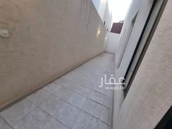 دور للبيع في شارع القاضي شريح, حي عكاظ, مدينة الرياض, منطقة الرياض صورة 3