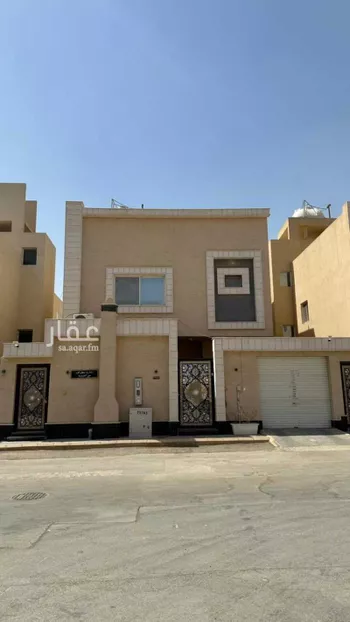 فيلا للبيع في شارع نهاوند ، حي العزيزية ، الرياض ، منطقة الرياض