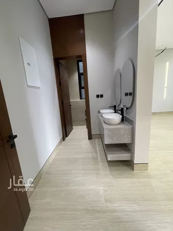 فيلا للبيع في شارع عبداللطيف بن المبارك, حي المهدية, مدينة الرياض, منطقة الرياض صورة 3