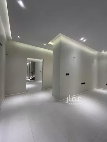 فيلا للبيع في شارع ابن أبي الفخار, حي عكاظ, مدينة الرياض, منطقة الرياض صورة 3