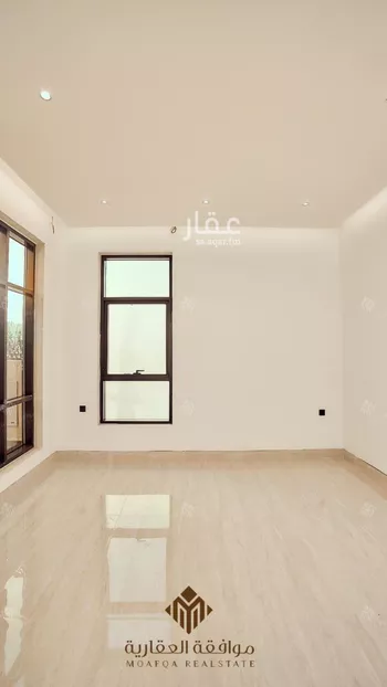 فيلا للبيع في صورة 5