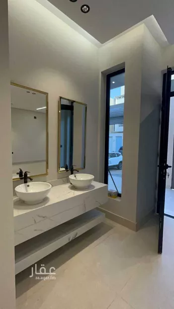 فيلا للبيع في شارع الحسين بن رواحة, حي الرمال, مدينة الرياض, منطقة الرياض صورة 2