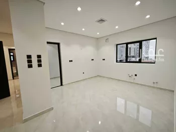 شقة للبيع في شارع مربع الرضا, حي الرضا, مدينة القطيف, المنطقة الشرقية صورة 4