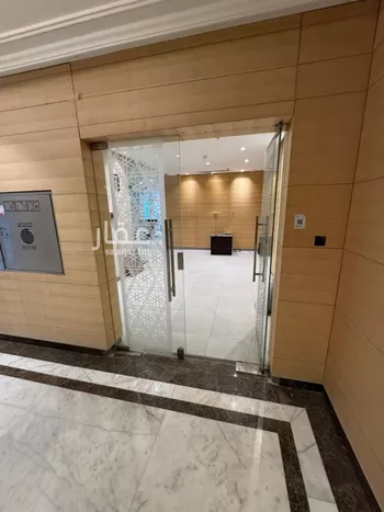 عمارة للإيجار في شارع الملك فهد الفرعي, حي المحمدية, مدينة الرياض, منطقة الرياض صورة 4