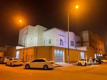 فيلا للبيع في شارع تريم, حي السعادة, مدينة الرياض, منطقة الرياض